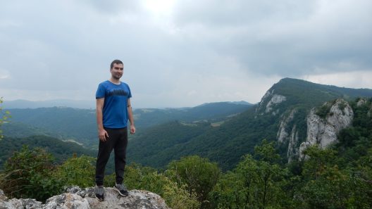 meet a local belgrade